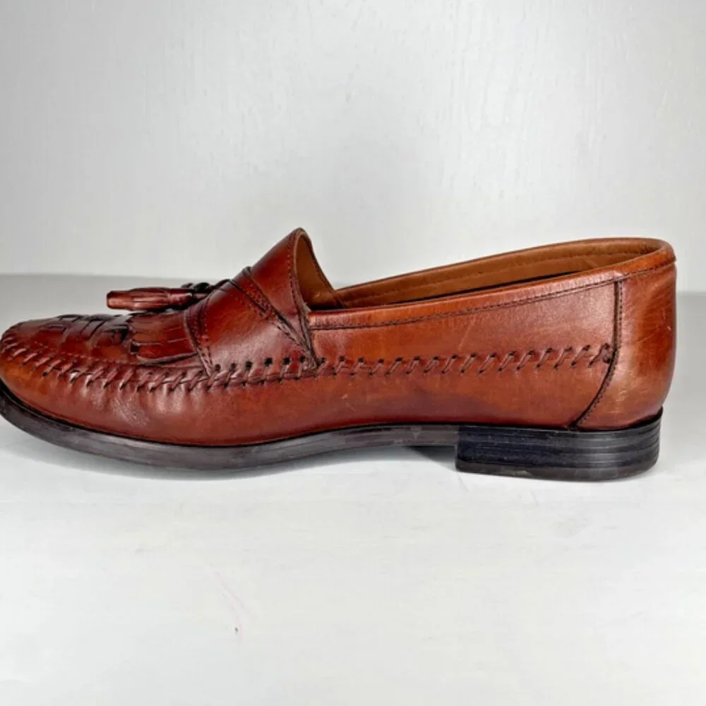 Giorgio Brutini features vintage
